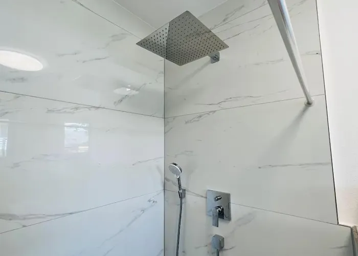 דירה Neue Fuer 5 Kueche Terrasse וויטליך